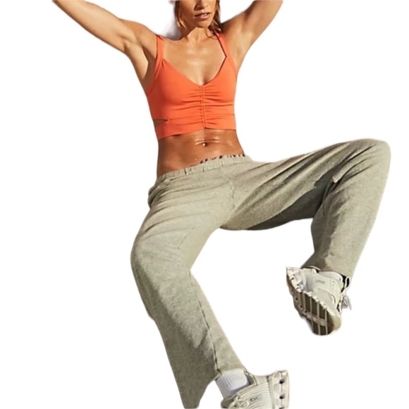 FREE PEOPLE
Comeback Cami
Color: Wild Papaya
Free Movement- Sz: L - Picture 6 of 10